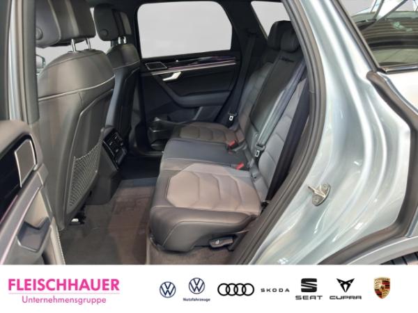 Volkswagen Touareg R-Line 3.0 TDI 4MOTION HUD PANO AHK LEDER