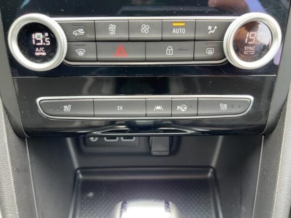 Renault Megane Grandtour Plug-In 160 Intens S-Dach Navi