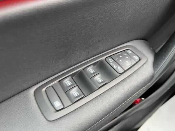 Renault Megane Grandtour Plug-In 160 Intens S-Dach Navi