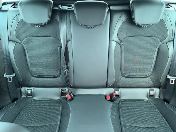 Renault Megane Grandtour Plug-In 160 Intens S-Dach Navi
