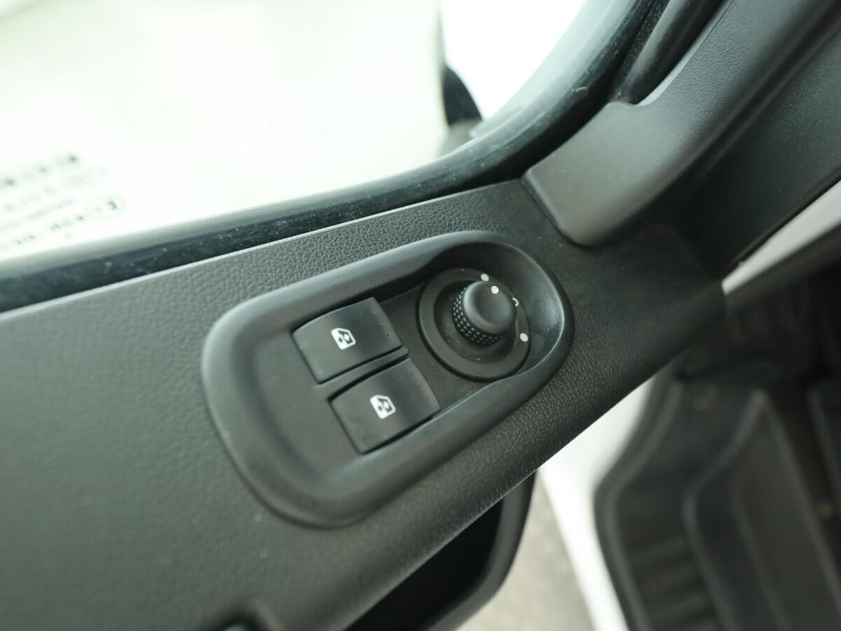 Renault Master DoKa Pritsche dCi 130 L3H1 Allrad 7 Sitze