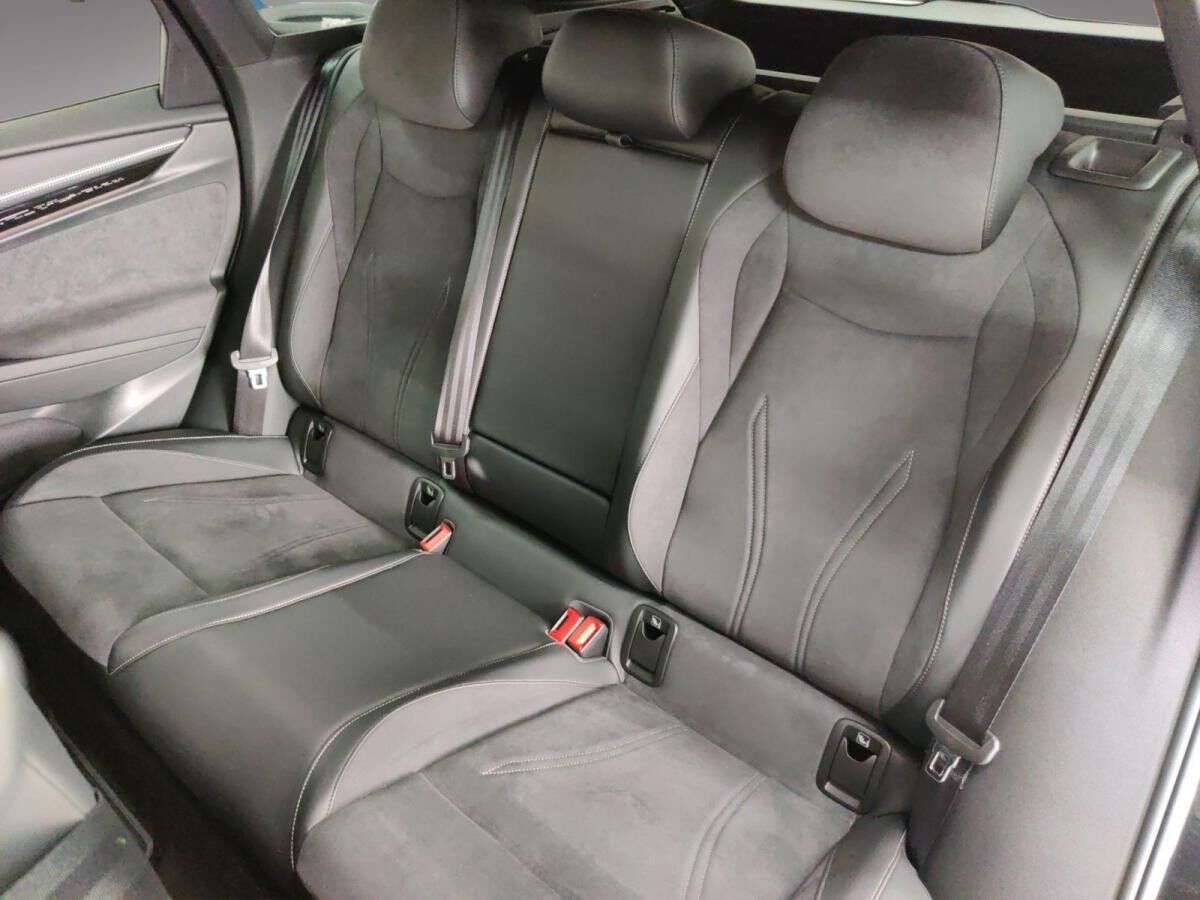 Volkswagen ID.7 Tourer Pro h/AHK/Matrix/Wärmepu/02.30Garantie