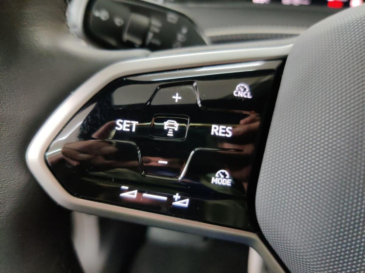 Volkswagen ID.7 Tourer Pro h/AHK/Matrix/Wärmepu/02.30Garantie