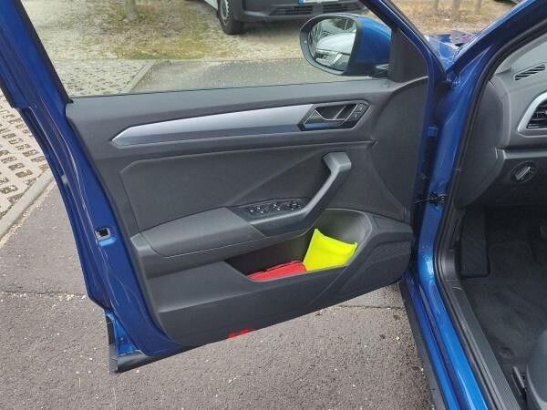 Volkswagen T-Roc Life 1.5 l TSI Rear View,Winterräder,Klima