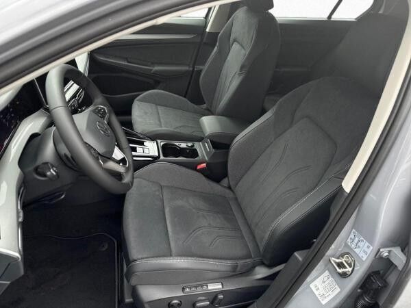 Volkswagen Golf Style 1,5l eTSI DSG *Navi*Sitzheizung*Side Assist*