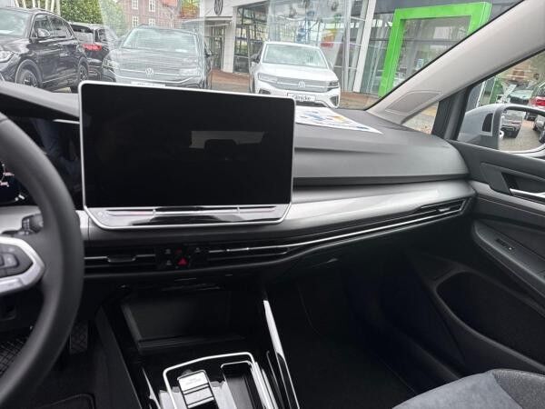 Volkswagen Golf Style 1,5l eTSI DSG *Navi*Sitzheizung*Side Assist*