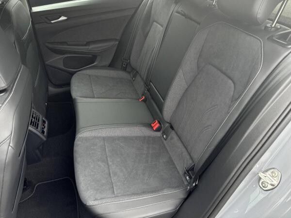 Volkswagen Golf Style 1,5l eTSI DSG *Navi*Sitzheizung*Side Assist*