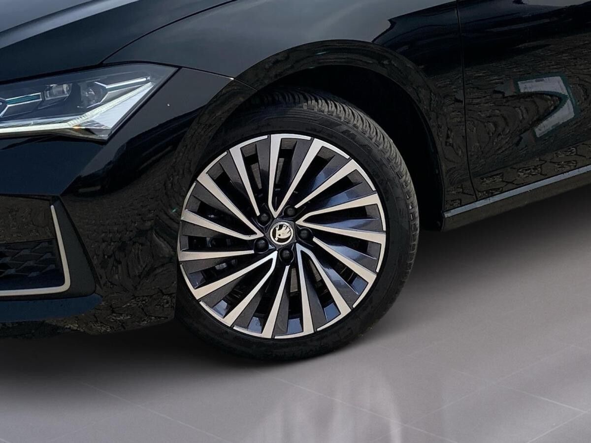 Skoda Superb Combi L&K 2.0TSI 4x4 MATRIX.AHK.PANO.ACC.HuD.LEDER.NAVI