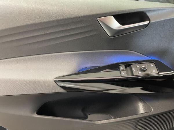 Volkswagen ID.3 Pure Performance LED LM 18" Navi PDC vo+hi Sitzhz.