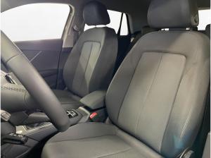 Audi Q2 30 TFSI advanced AHK LED LM 18" PDC ACC Standhz.