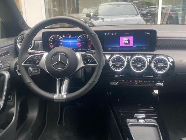 Mercedes-Benz CLA 200 SB Progressive Multibeam Pano AHK 360°-K