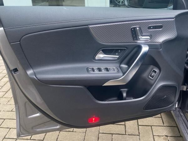 Mercedes-Benz CLA 200 SB Progressive Multibeam Pano AHK 360°-K