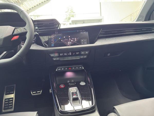 Audi RS3 Limousine TFSI quattro 294(400)kW(PS) S tronic *VORFÜHRWAGEN*SOFORT*