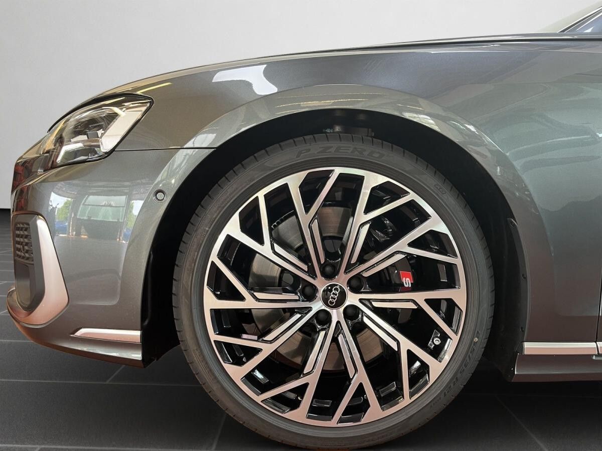 Audi S8 AHK, Pano-Glasdach, B&O Sound, Standhzg., Nachtsicht, Digitales Matrix Licht