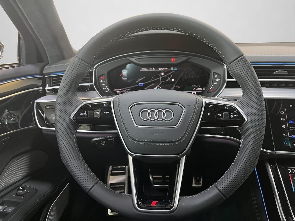 Audi S8 AHK, Pano-Glasdach, B&O Sound, Standhzg., Nachtsicht, Digitales Matrix Licht