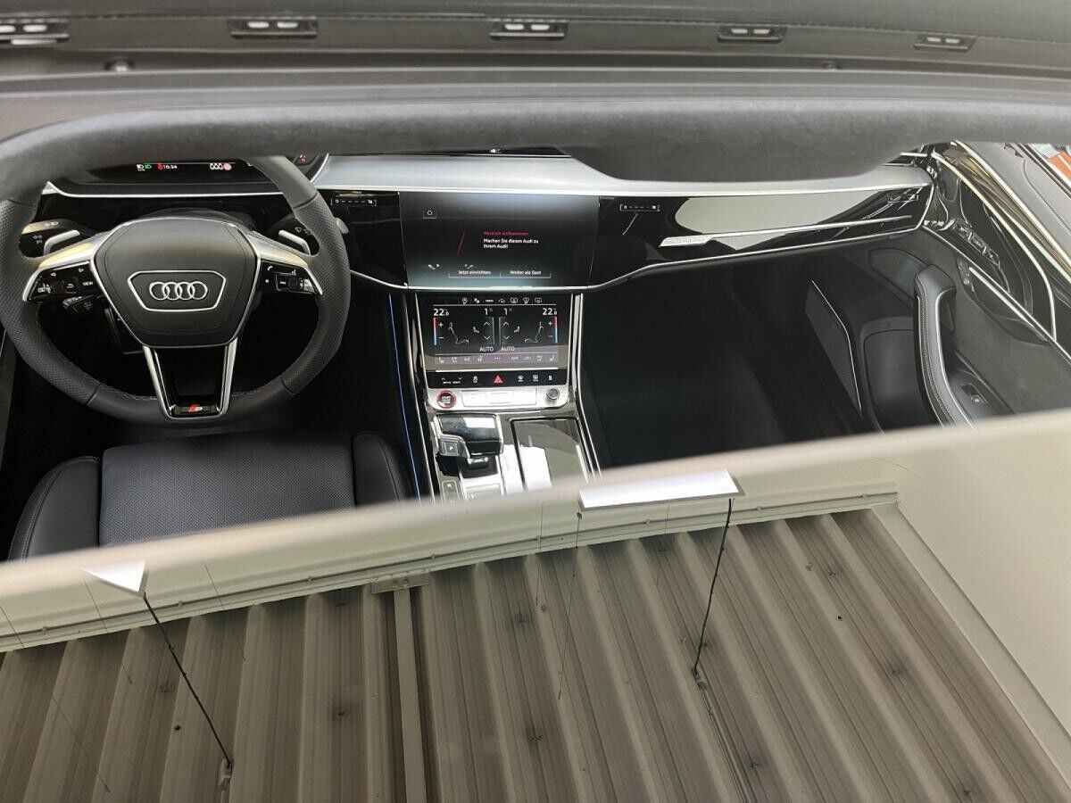 Audi S8 AHK, Pano-Glasdach, B&O Sound, Standhzg., Nachtsicht, Digitales Matrix Licht
