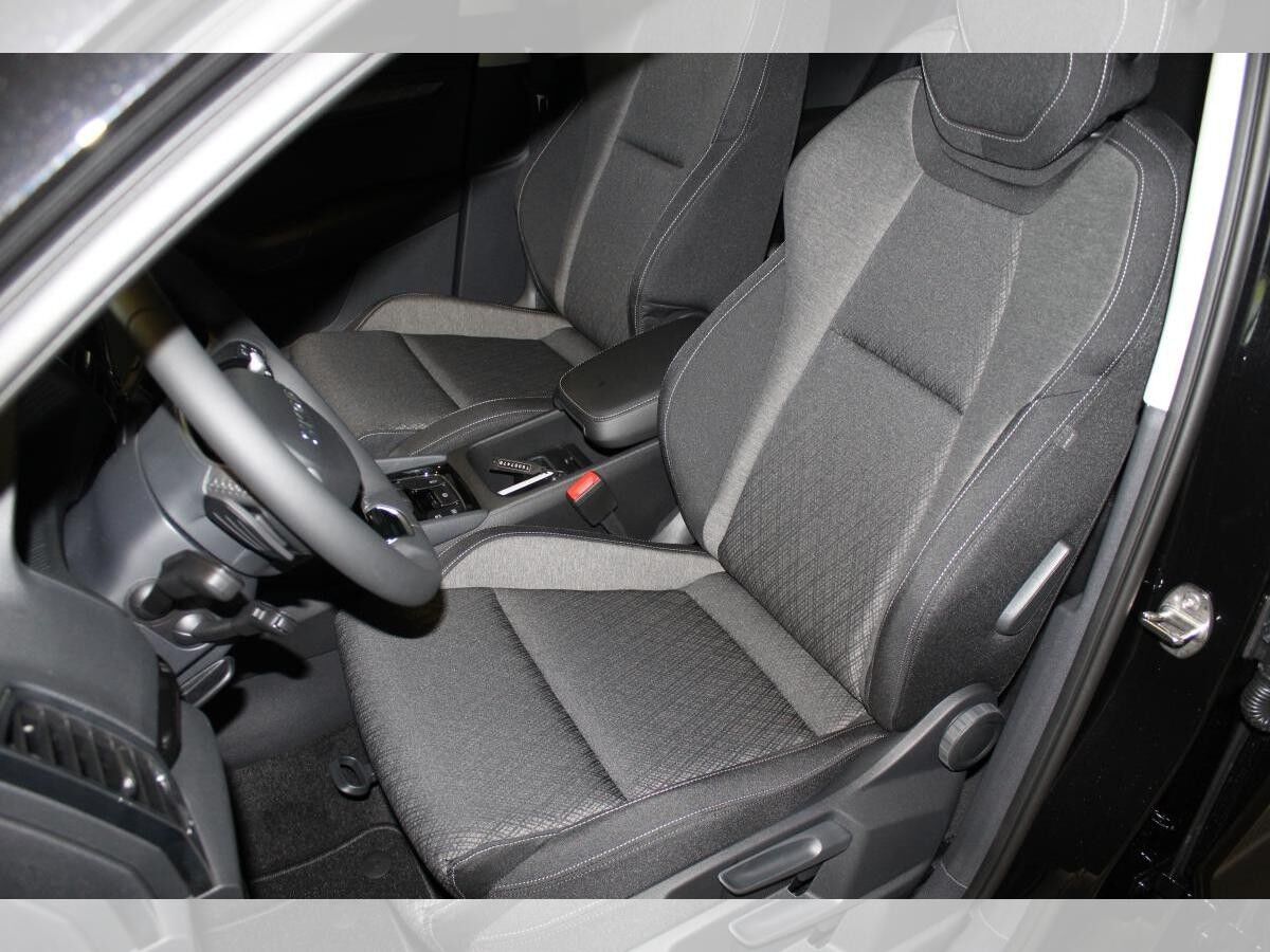 Skoda Karoq Tour 2,0 TDI DSG AHK Matrix NAVI ACC