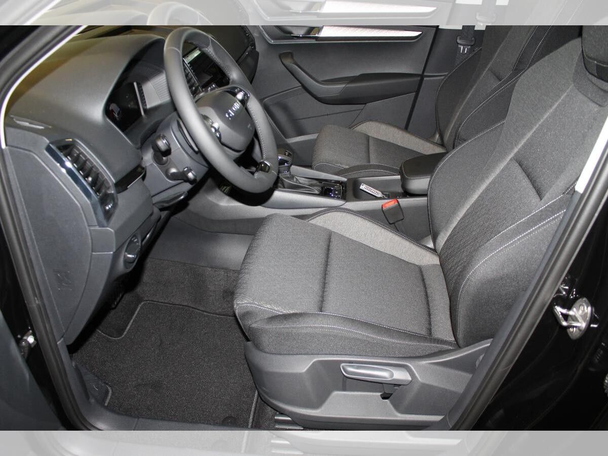 Skoda Karoq Tour 2,0 TDI DSG AHK Matrix NAVI ACC