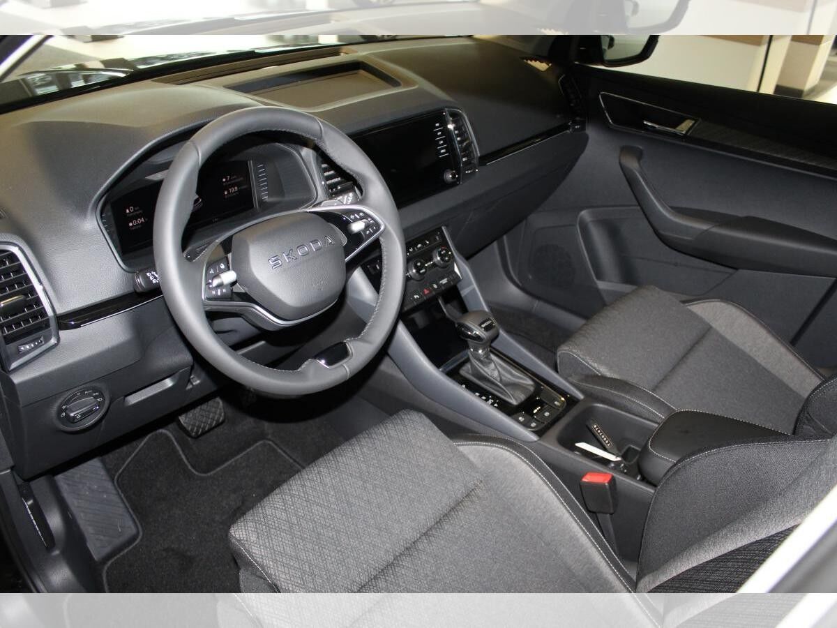 Skoda Karoq Tour 2,0 TDI DSG AHK Matrix NAVI ACC