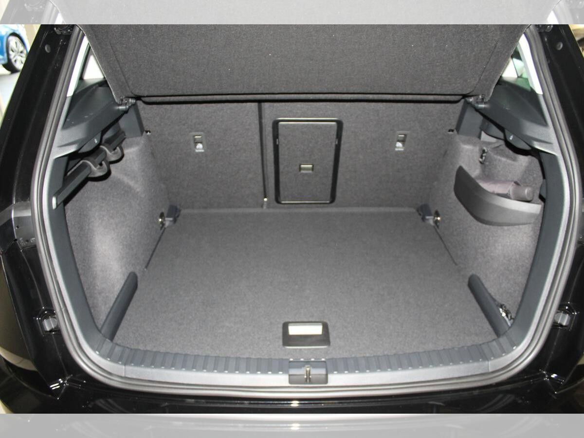 Skoda Karoq Tour 2,0 TDI DSG AHK Matrix NAVI ACC