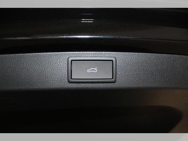 Skoda Karoq Tour 2,0 TDI DSG AHK Matrix NAVI ACC