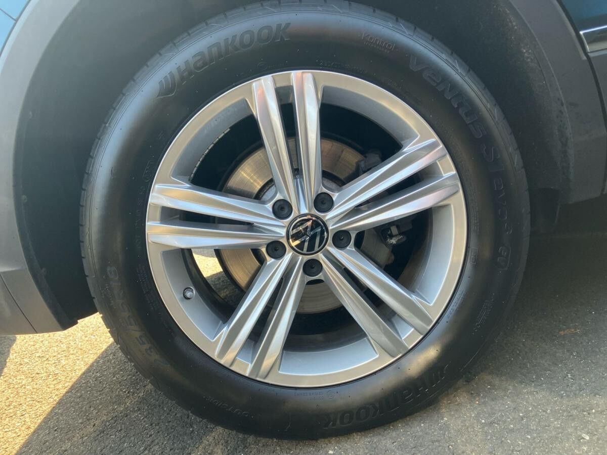 Volkswagen Tiguan Elegance 2.0TSI 4M DSG/ Navi, Matrix, AHK