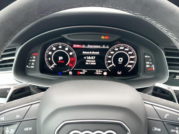 Audi RS Q8 performance LASER AHK PANO STANDHZG. U.V.M.! **SOFORT VERFÜGBAR!**