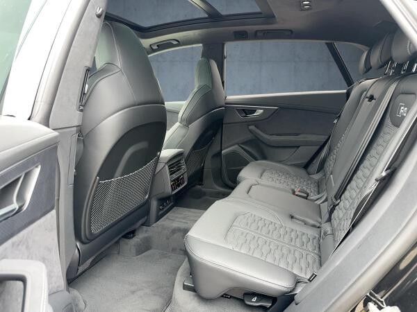 Audi RS Q8 performance LASER AHK PANO STANDHZG. U.V.M.! **SOFORT VERFÜGBAR!**