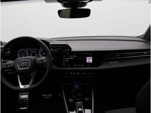 Audi A3 Sportback S-Line 40TFSIe S-tronic / Navi, LED