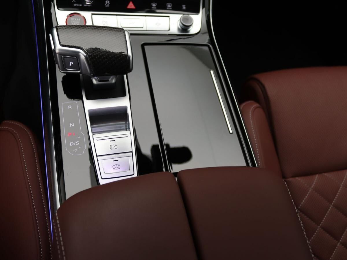 Audi S8 TFSI quattro / Pano, Matrix, 360°, B&O, OLED