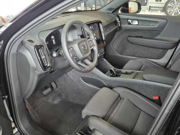 Volvo EX40 Ultra Black Edition