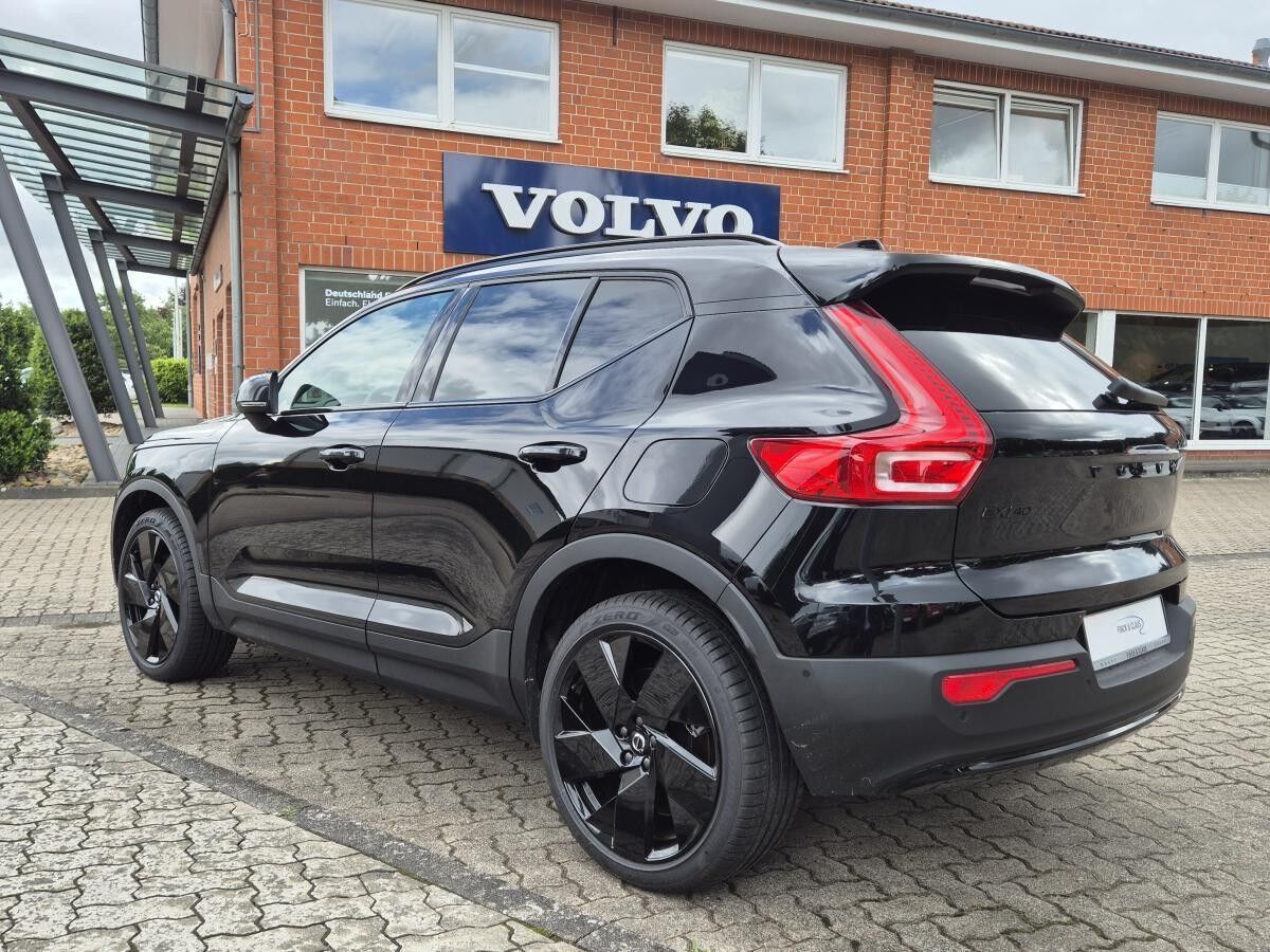 Volvo EX40 Plus Black Edition