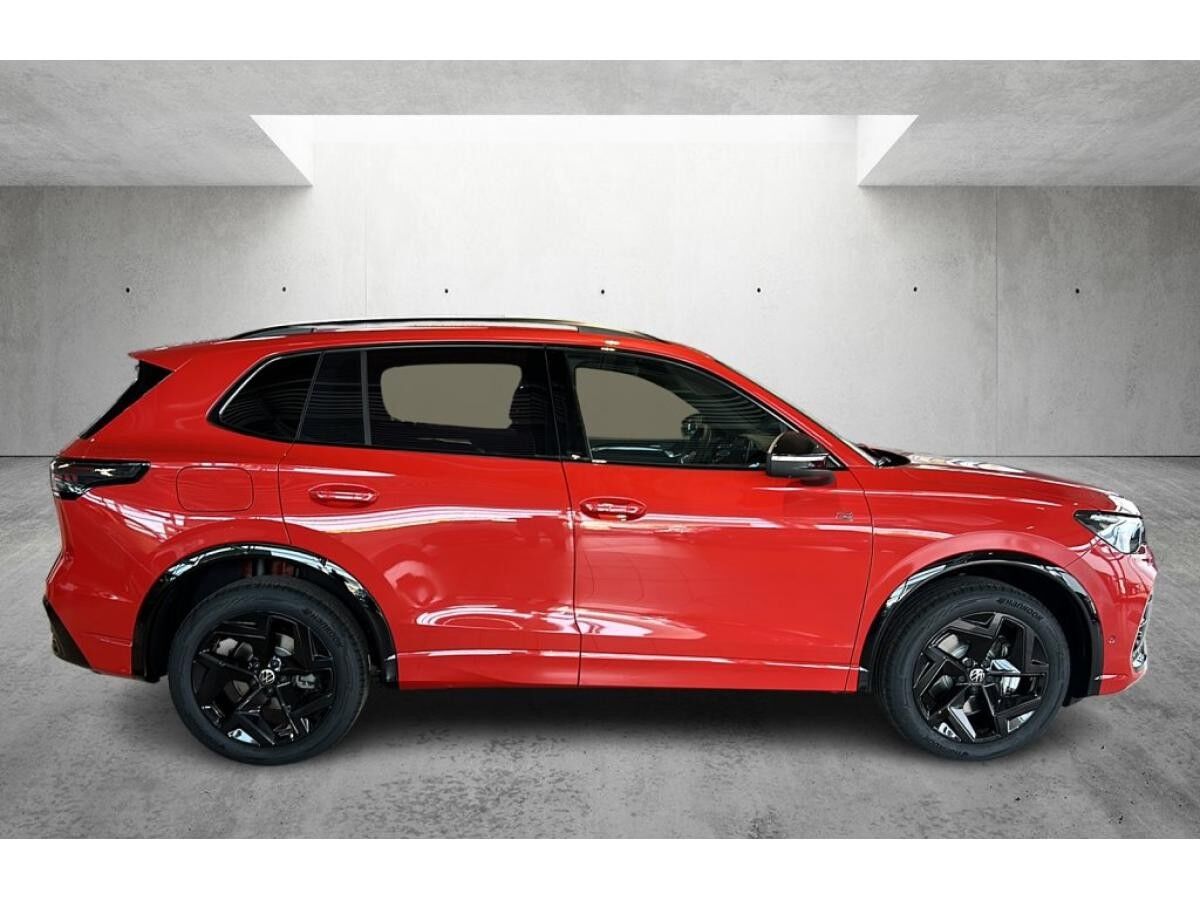 Volkswagen Tiguan R-Line 1.5 l eHybrid *AHK*NAVI*BLACK*IQ.DRIVE*WKR*