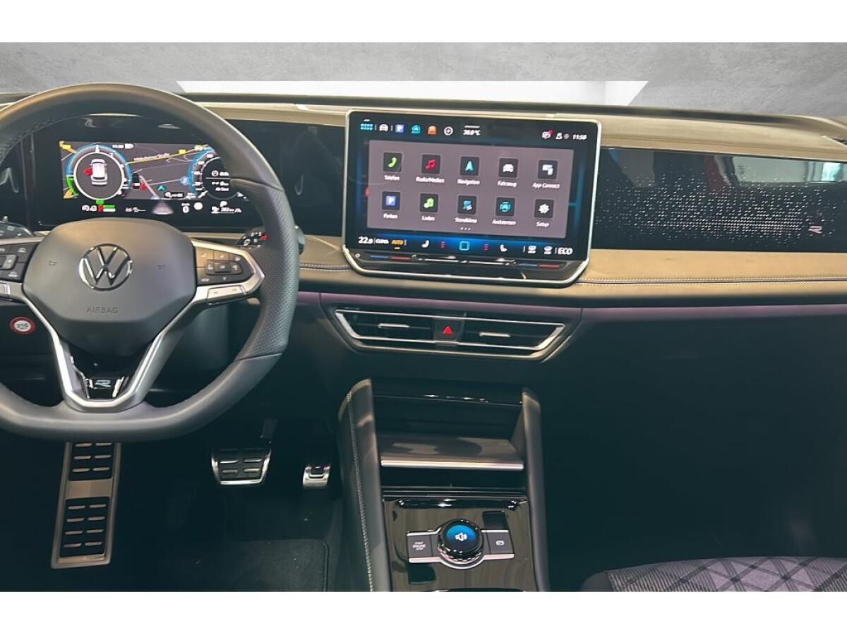 Volkswagen Tiguan R-Line 1.5 l eHybrid *AHK*NAVI*BLACK*IQ.DRIVE*WKR*