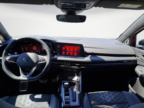 Volkswagen Golf VIII Lim. AHK, Head-up-Display, Business & Winter Premium Paket, sofort verfügbar