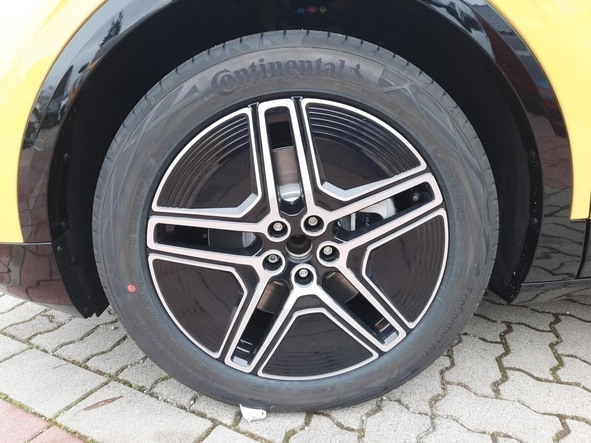 Ford Capri RWD Premium H ACC