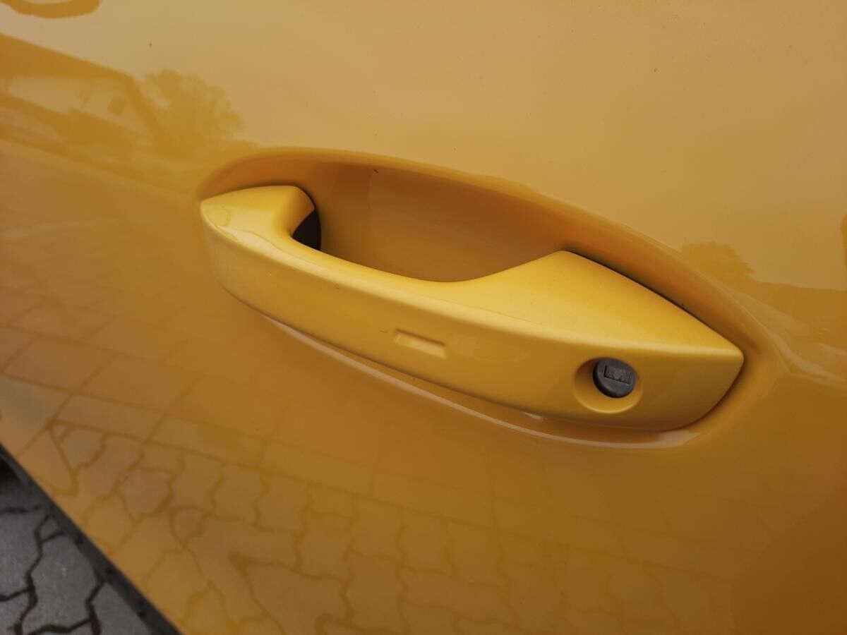 Ford Capri RWD Premium H ACC