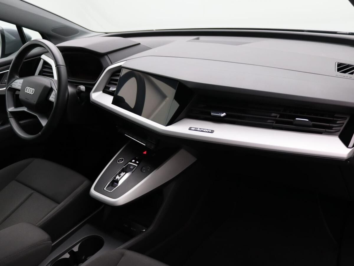 Audi Q4 e-tron 35 / MMI-Navi+, Standklima, LED, SHZ