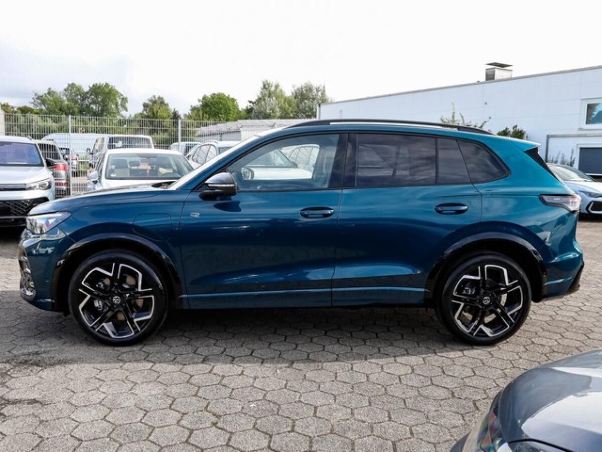 Volkswagen Tiguan "R-LINE" 1,5 l eHybrid 6-Gang DSG AHK-WKR-IQ-DRIVE-LM20-MATRIX-BLACK-STYLE
