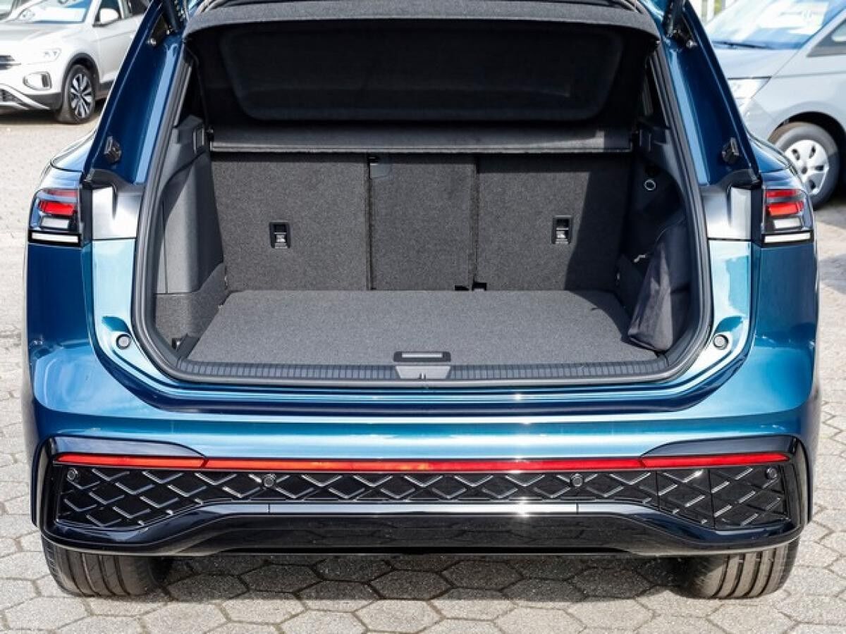 Volkswagen Tiguan "R-LINE" 1,5 l eHybrid 6-Gang DSG AHK-WKR-IQ-DRIVE-LM20-MATRIX-BLACK-STYLE