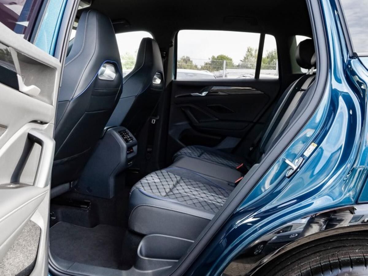 Volkswagen Tiguan "R-LINE" 1,5 l eHybrid 6-Gang DSG AHK-WKR-IQ-DRIVE-LM20-MATRIX-BLACK-STYLE