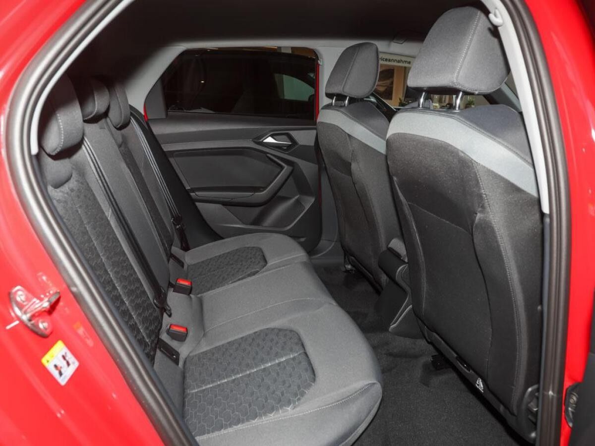 Audi A1 Sportback advanced 25 TFSI S tronic Navi 17`