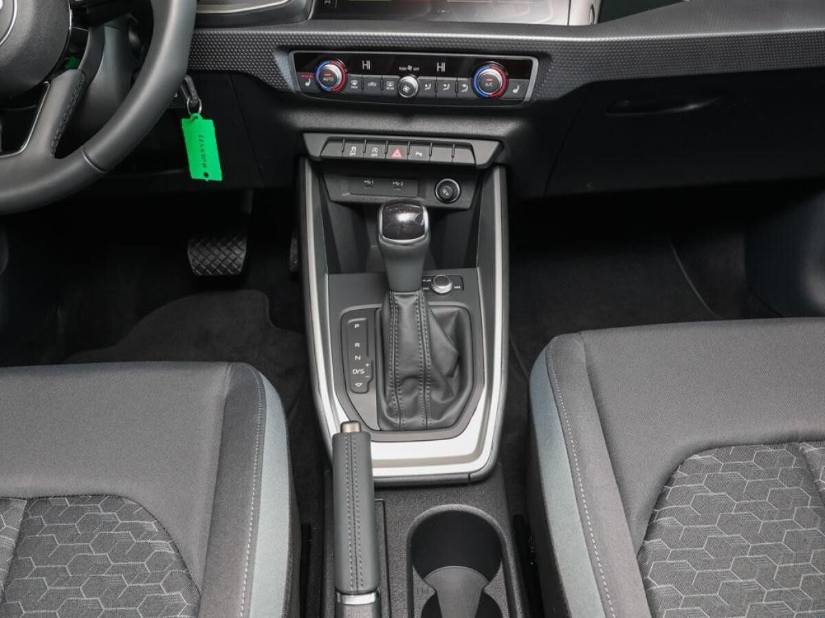 Audi A1 Sportback advanced 25 TFSI S tronic Navi 17`