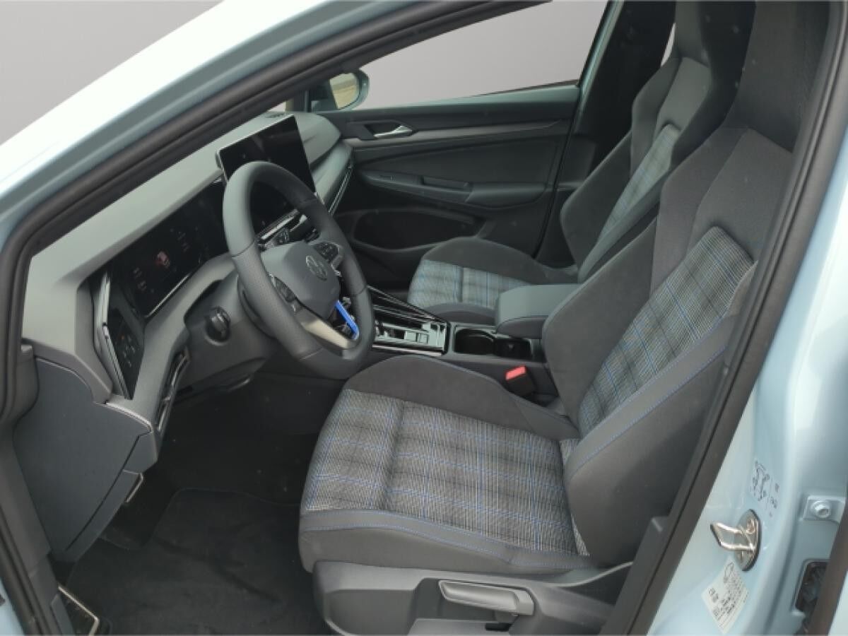 Volkswagen Golf VIII GTE 1.5 eHybrid DSG AHK,NAV,RFK,SHZ,Matrix-LED