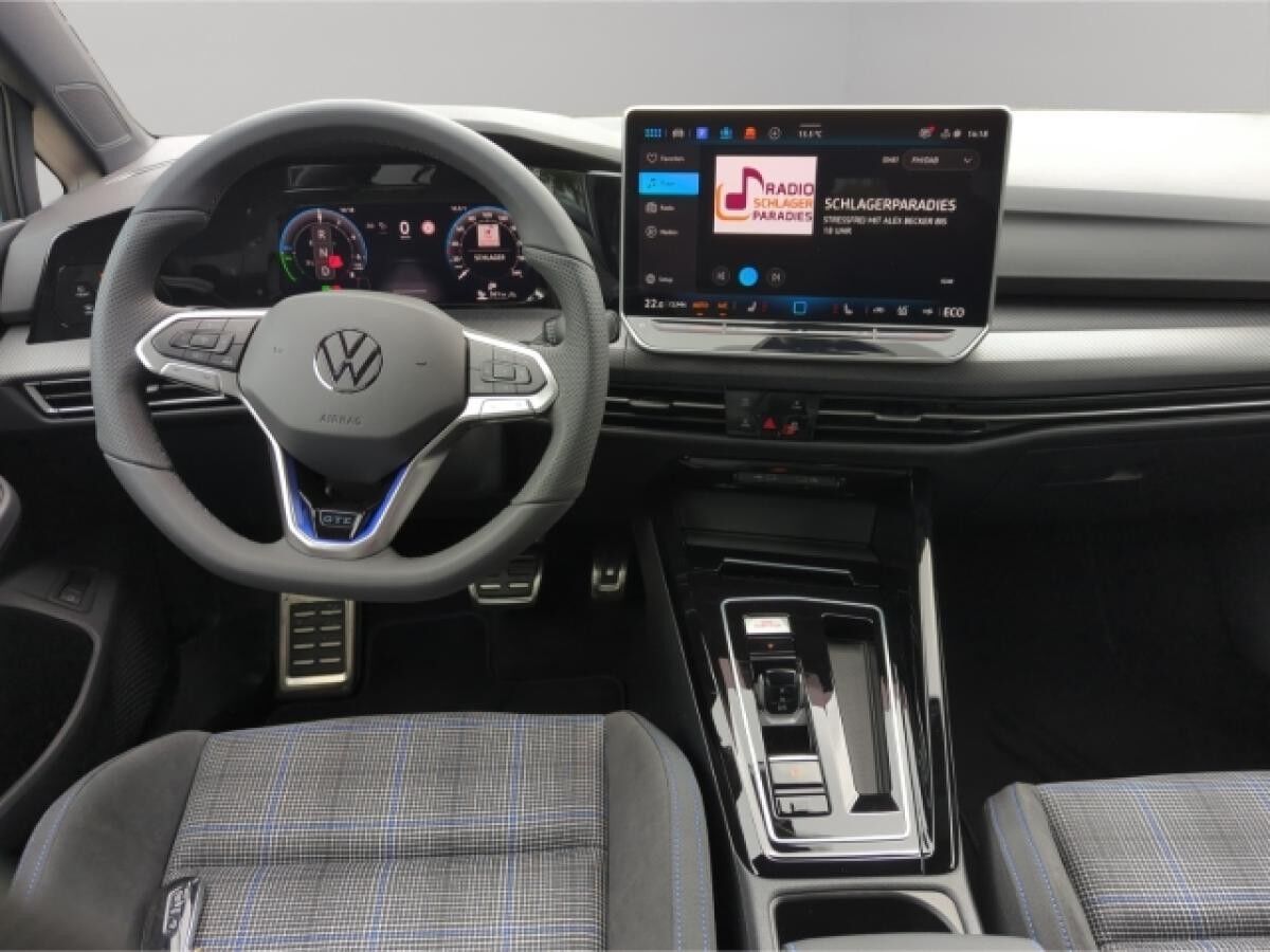 Volkswagen Golf VIII GTE 1.5 eHybrid DSG AHK,NAV,RFK,SHZ,Matrix-LED