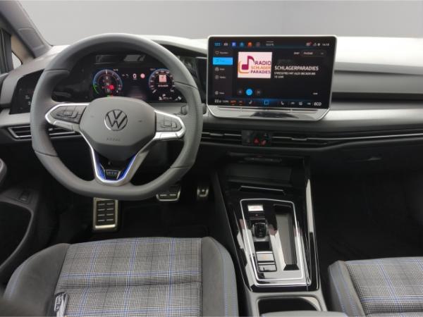 Volkswagen Golf VIII GTE 1.5 eHybrid DSG AHK,NAV,RFK,SHZ,Matrix-LED