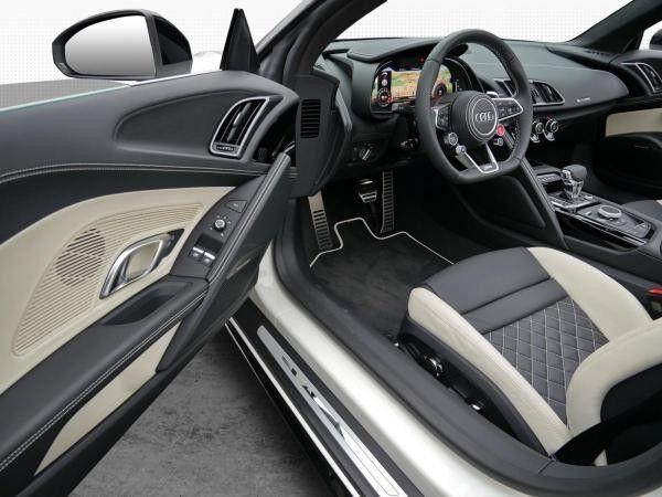 Audi R8 Spyder V10 performance RWD exclusive individual