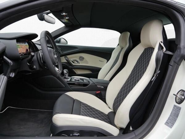 Audi R8 Spyder V10 performance RWD exclusive individual