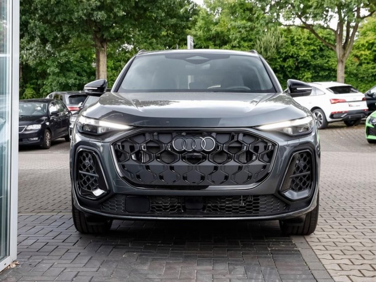 Audi Q5 TDI Quattro - 2 x S line edition One TechPro Navi Pano Luft AHK