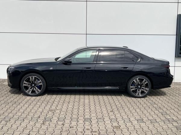 BMW 740 740d 🔥Vorführwagenaktion/Verfügbar ab 04/26🔥🔥Sportpaket Pro+ Automatiktüren+BMW Kristallscheinwerfer